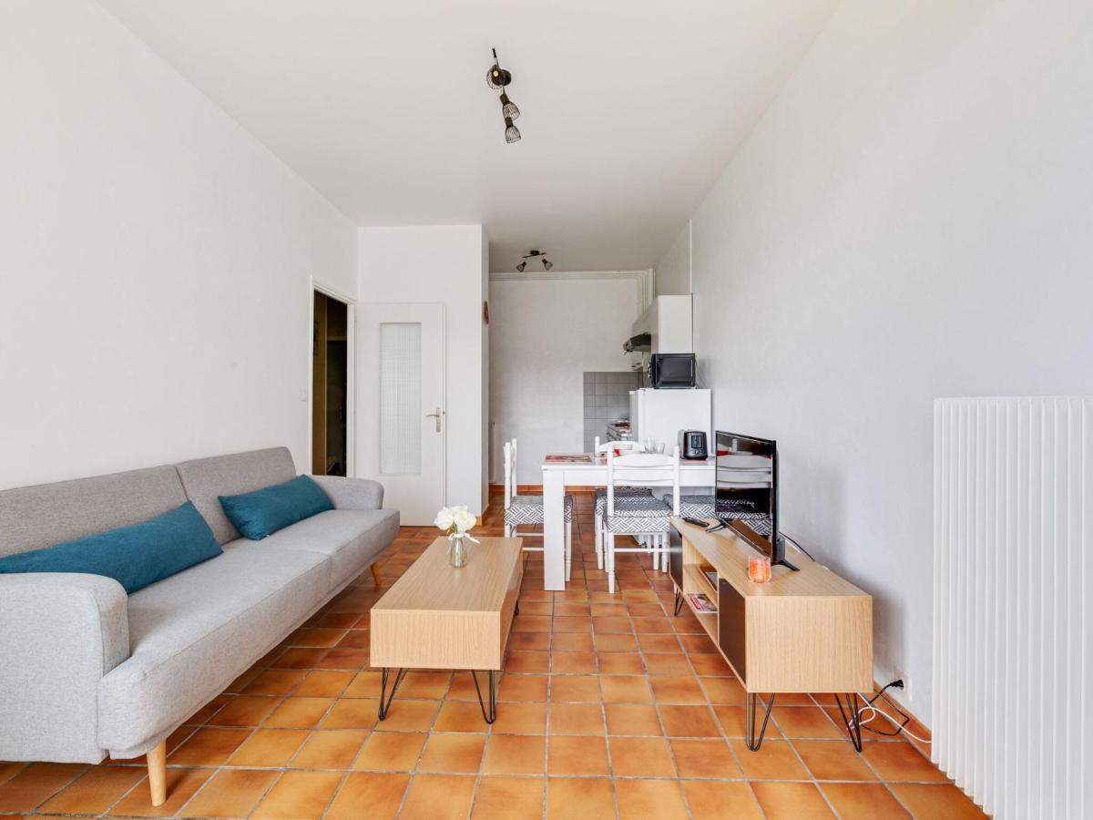 Simplistic Holiday Home In Grandcamp With Garden Exteriér fotografie
